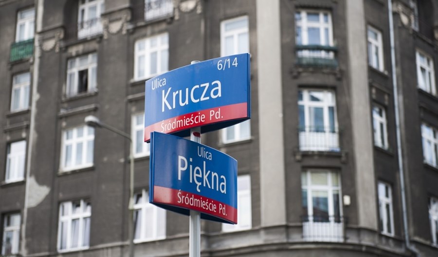 Nowe Centrum Warszawy: ul. Krucza z pasażem po środku jak La Rambla Nowe Centrum Warszawy: ul. Krucza z pasażem po środku jak La Rambla