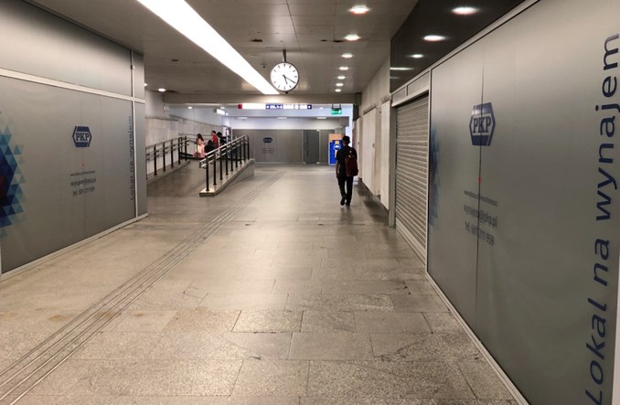 Wywiało handel z dworca Warszawa Centralna