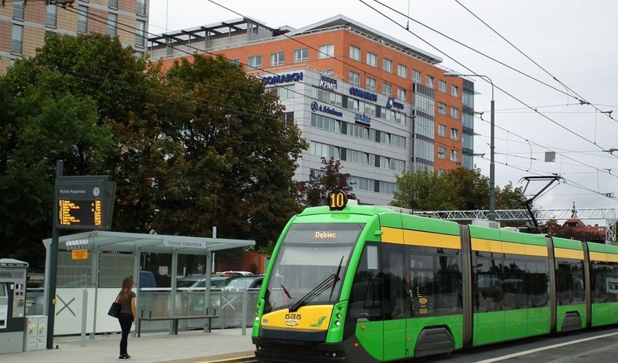 MEiN radzi ograniczać korzystanie z komunikacji MEiN radzi ograniczać korzystanie z komunikacji