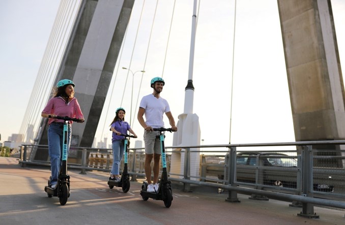 Powiększa się warszawski rynek hulajnóg na minuty