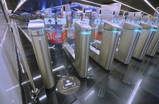 Płatność twarzą za przejazd metrem? W Moskwie trwają testy