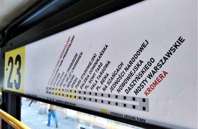 We Wrocławiu nowe tablice w starych tramwajach