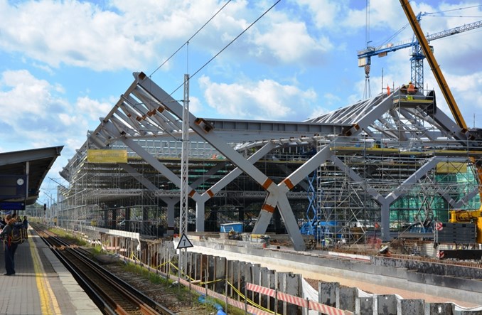 Warszawa Zachodnia: Ruszyły prace podstropowe. Kładka do końca roku