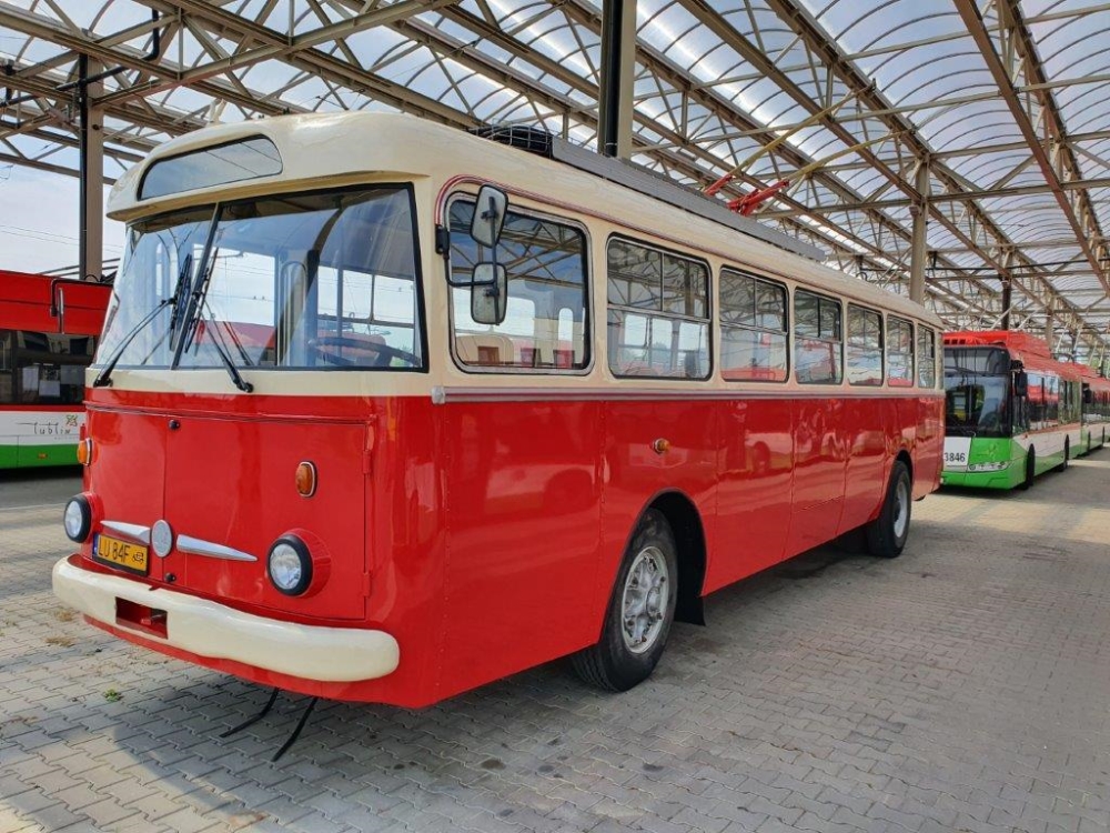 Trolejbus po renowacji.