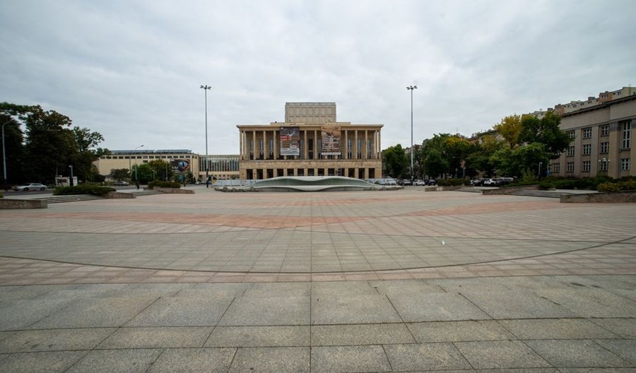 Łódź walczy z betonozą na pl. Dąbrowskiego Łódź walczy z betonozą na pl. Dąbrowskiego