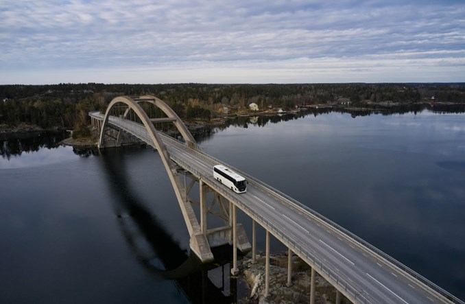Scania prezentuje nowy, udoskonalony autobus turystyczny