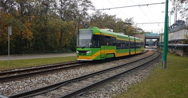 Poznań. Płatność kartą za bilet w każdym autobusie i tramwaju