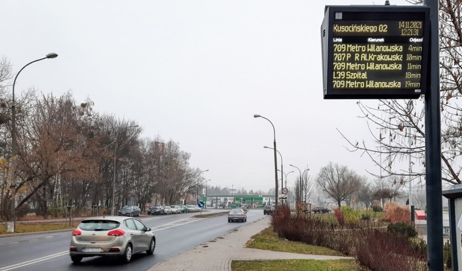 Piaseczno z elektronicznymi tablicami na przystankach. W ramach sieci ZTM Warszawa Piaseczno z elektronicznymi tablicami na przystankach. W ramach sieci ZTM Warszawa