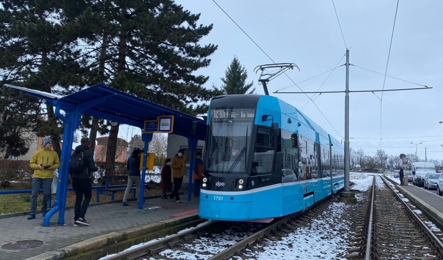 Ostrawa: Pierwszy nowy tramwaj Škody wyjechał na linię Ostrawa: Pierwszy nowy tramwaj Škody wyjechał na linię