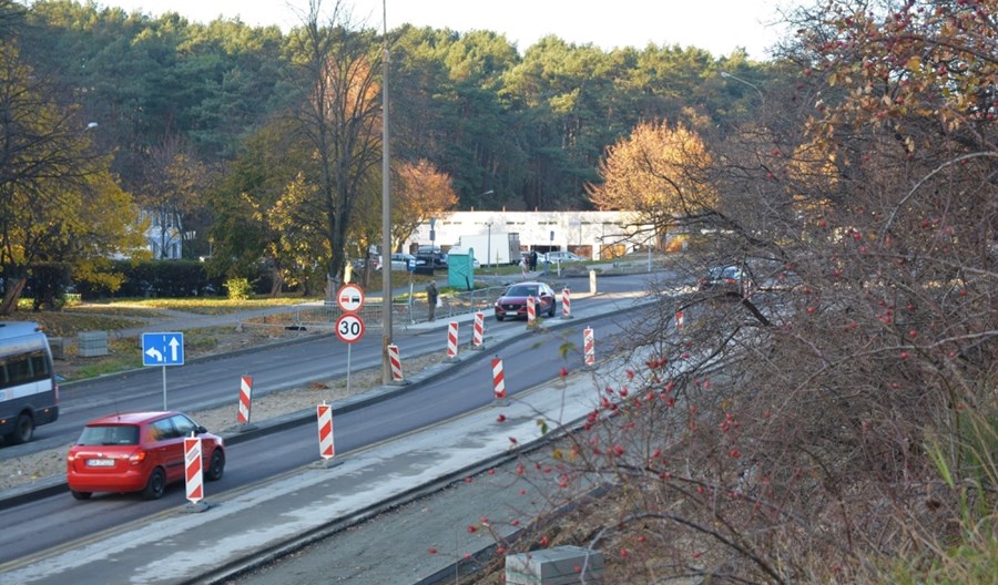 Gdynia: Na Kwiatkowskiego trzy pasy ogólne i dwa buspasy Gdynia: Na Kwiatkowskiego trzy pasy ogólne i dwa buspasy