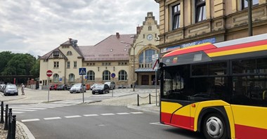 Świdnica: Trzy oferty na dostawy elektrobusów