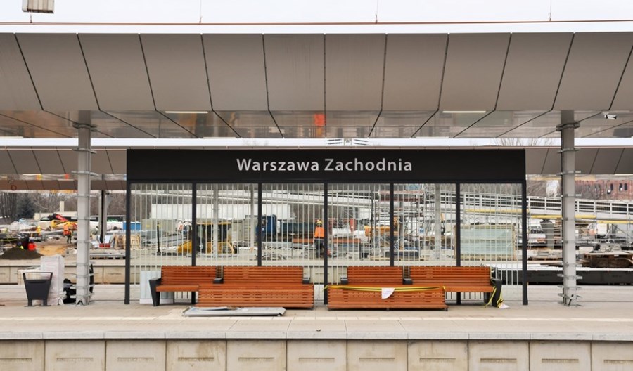 Otwierają pierwszy nowy peron i fragment kładki na Warszawie Zachodniej Otwierają pierwszy nowy peron i fragment kładki na Warszawie Zachodniej
