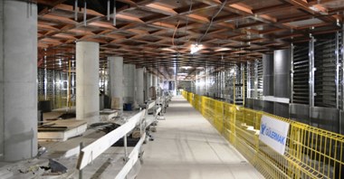 Metro: Bemowo wypełnia się brązem i „brudnym różem” [zdjęcia]