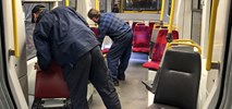 Warszawa: Ruszyły testy „ekoskóry” – czyli dermy – w tramwajach