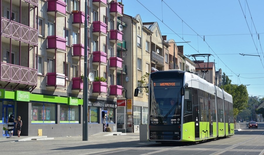 Drugi nabór Polskiego Ładu. Samorządy mogą kupić nie więcej niż... 7 tramwajów albo dwa pociągi Drugi nabór Polskiego Ładu. Samorządy mogą kupić nie więcej niż... 7 tramwajów albo dwa pociągi
