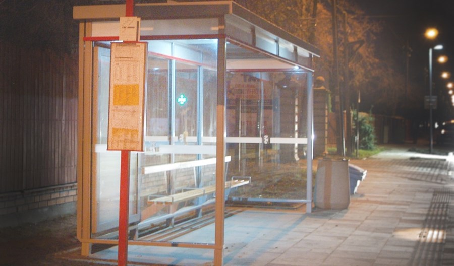 ZTM Warszawa doświetla w nocy przystanki dzięki słońcu ZTM Warszawa doświetla w nocy przystanki dzięki słońcu