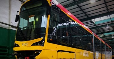 Warszawa: Długi, jednokierunkowy Hyundai z homologacją