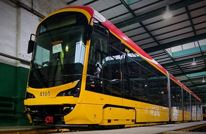 Warszawa: Długi, jednokierunkowy Hyundai z homologacją