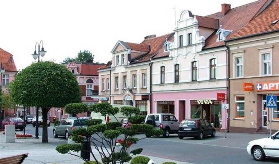 Pleszew chce ograniczyć ruch samochodów na rynku Pleszew chce ograniczyć ruch samochodów na rynku