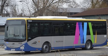 Pierwsze… własne autobusy Kolei Małopolskich wyjadą na drogi już w marcu 