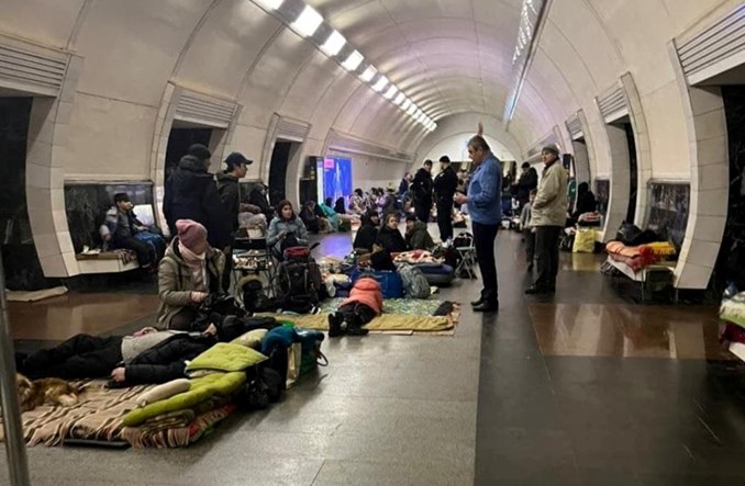 Metro w Kijowie schronieniem dla blisko 15 tys. osób – w tym 84 niemowląt