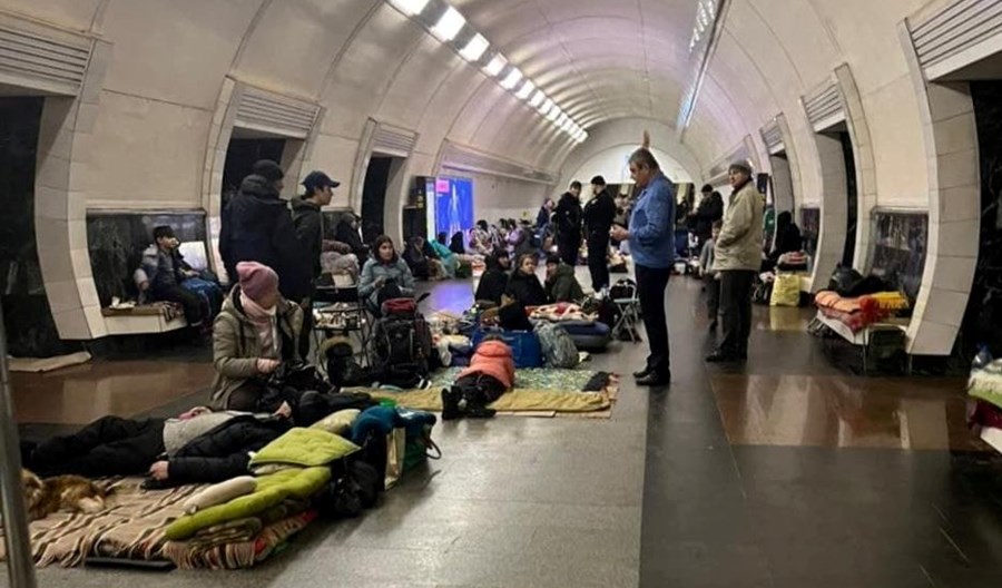 Metro w Kijowie schronieniem dla blisko 15 tys. osób – w tym 84 niemowląt Metro w Kijowie schronieniem dla blisko 15 tys. osób – w tym 84 niemowląt