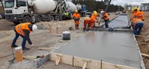Toruń: Tramwaj do os. JAR. Wylewana płyta pod nowe torowisko