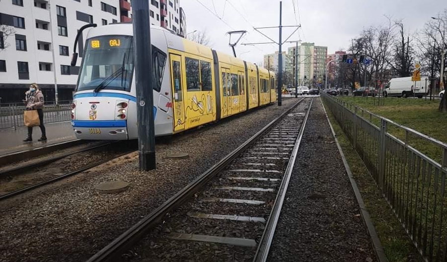 Wrocław. Będzie buspas na torowisku na ul. Bardzkiej Wrocław. Będzie buspas na torowisku na ul. Bardzkiej