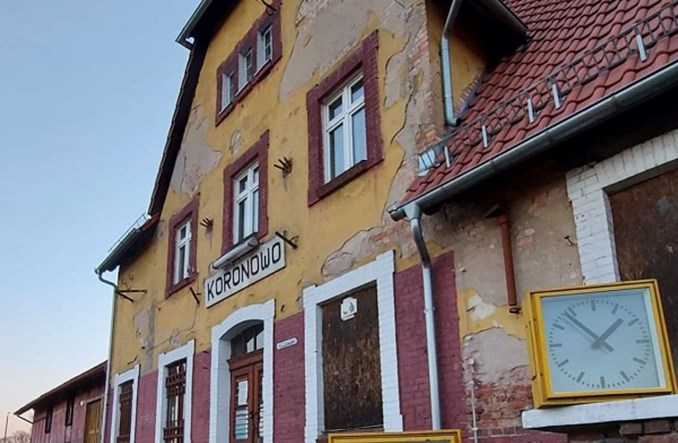 Pragotrony i zegary ze stacji Olsztyn Główny trafiły do Koronowa