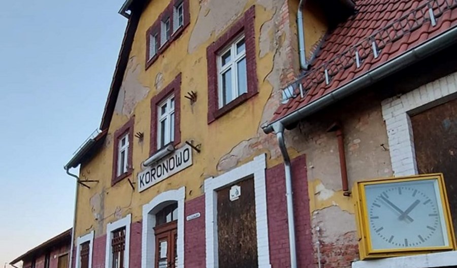 Pragotrony i zegary ze stacji Olsztyn Główny trafiły do Koronowa
