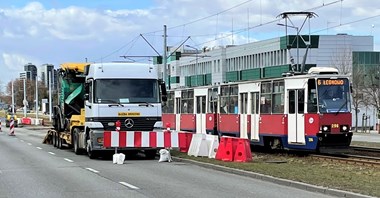 W Bydgoszczy trwa przebudowa torowiska na Perłowej 