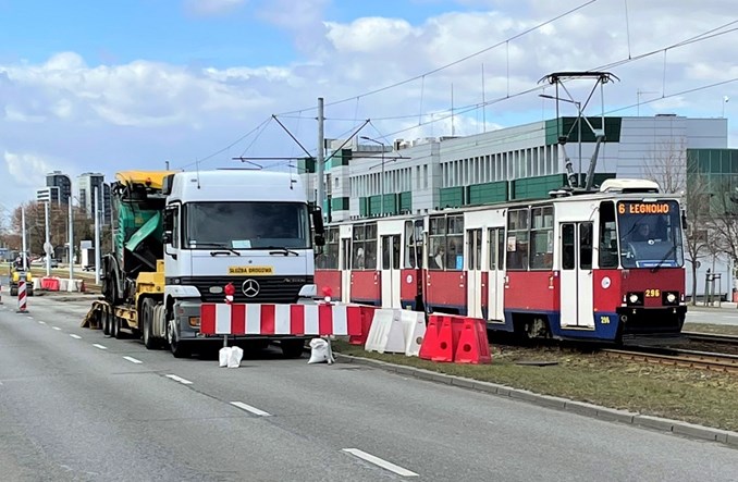 W Bydgoszczy trwa przebudowa torowiska na Perłowej 