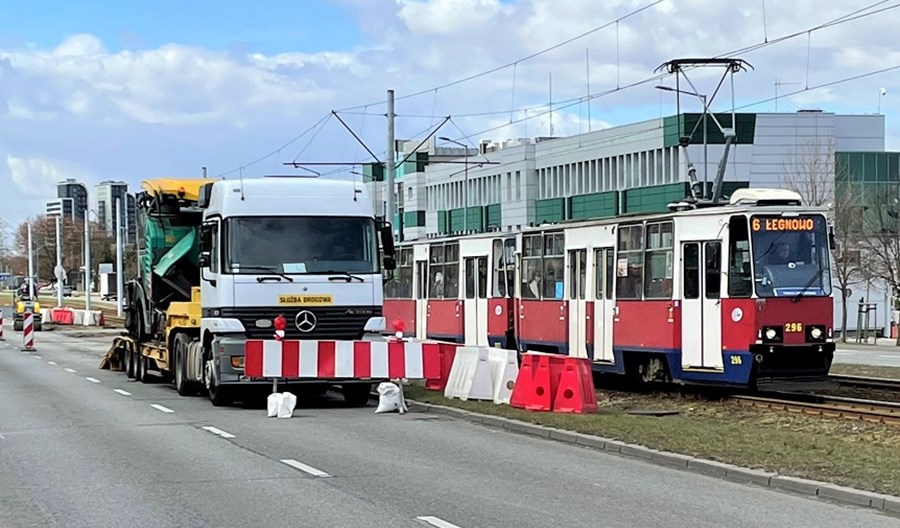 W Bydgoszczy trwa przebudowa torowiska na Perłowej W Bydgoszczy trwa przebudowa torowiska na Perłowej