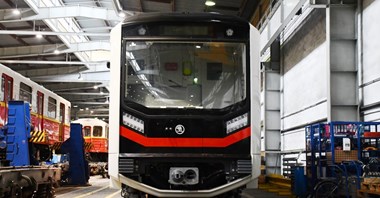 Metro: Varsovia z czasowym świadectwem dopuszczenia. Ale pasażerów jeszcze wozić nie może