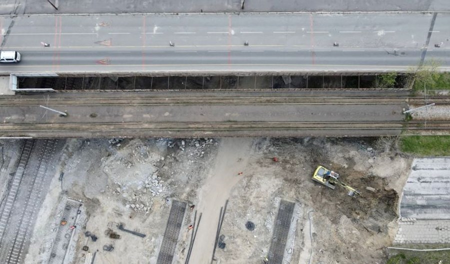 Łódź: Przybyszewskiego – pierwsze podpory nowego wiaduktu Łódź: Przybyszewskiego – pierwsze podpory nowego wiaduktu