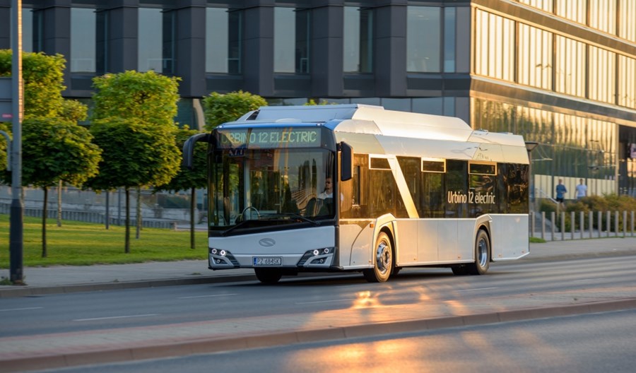 Do Madrytu pojedzie 60 elektrobusów Solarisa