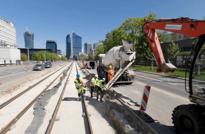 Warszawa: Pierwsze nowe szyny tramwajowe na Kasprzaka