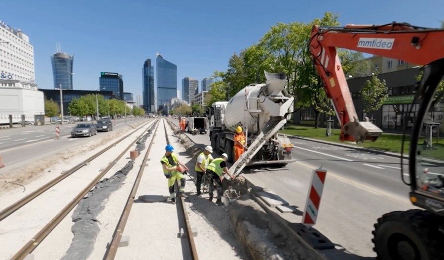 Warszawa: Pierwsze nowe szyny tramwajowe na Kasprzaka Warszawa: Pierwsze nowe szyny tramwajowe na Kasprzaka