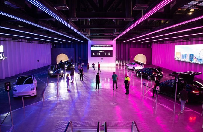 Vegas Loop. Tesla w tunelu, czyli transport publiczny Elona Muska