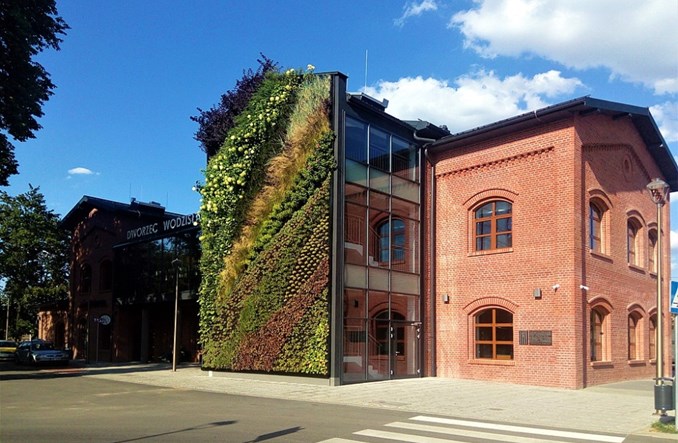 Śląskie: Nowe przystanki kolejowe w Koniecpolu i Wodzisławiu Śl.