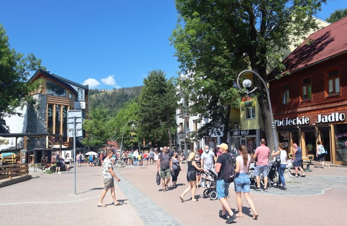 Skończmy z chaosem parkingowym w miastach turystycznych