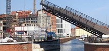 Gdańsk. Most Stągiewny podniesiony po raz pierwszy.
