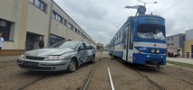 Jakie są skutki zderzenia auta z tramwajem?