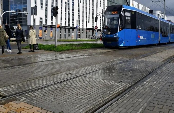 Wyremontowano przejścia przez torowiska we Wrocławiu