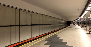 Metro: Na Politechnice „remont” reklam