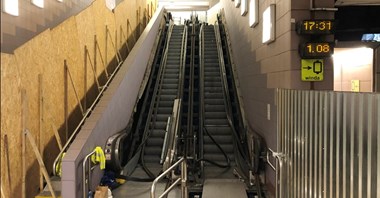 Metro: Rozpoczęła się wymiana schodów na Politechnice