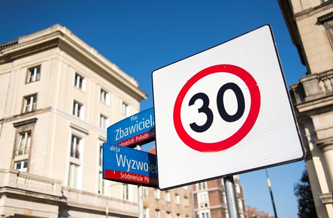 Warszawa: Ruszają konsultacje ws. stref Tempo 30. Mają objąć większość ulic lokalnych