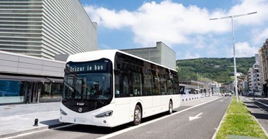 Do Krakowa pojadą elektrobusy Irizara. Umowa podpisana