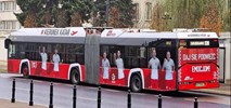 MZA z autobusem w biało-czerwonej okleinie na mundial