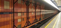 Konserwator zabytków w metrze. Przez reklamy